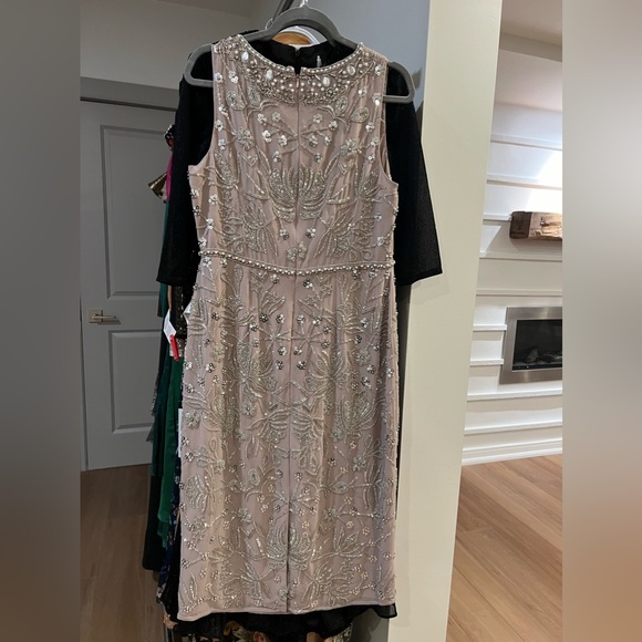 NEW with tag lavender sleeveless beaded gown US size 10 - Picture 15 of 16